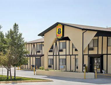 Super 8 By Wyndham Rawlins Wyoming Motel Exterior photo